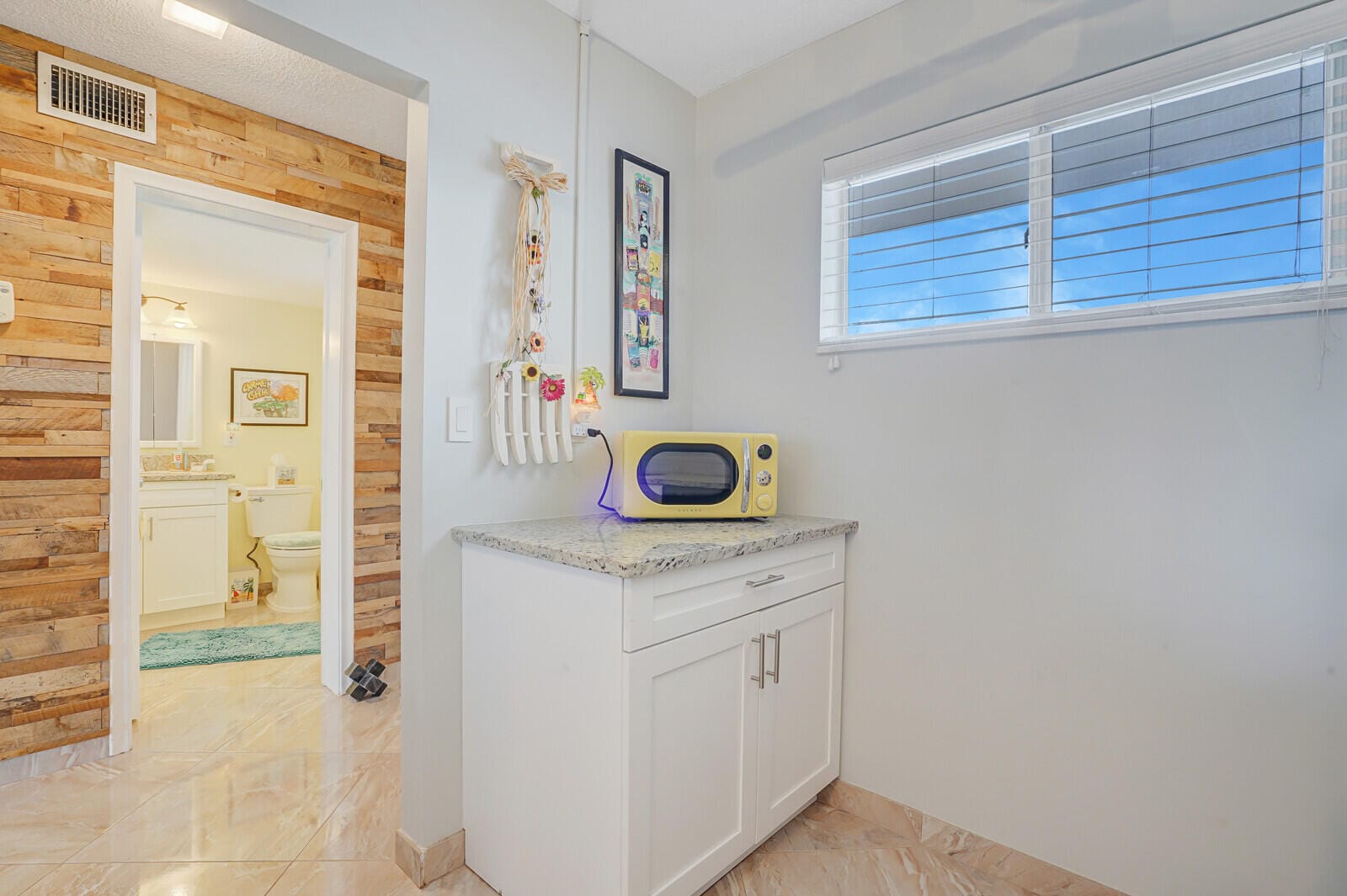 2724 N Garden Drive 302 — photo 4