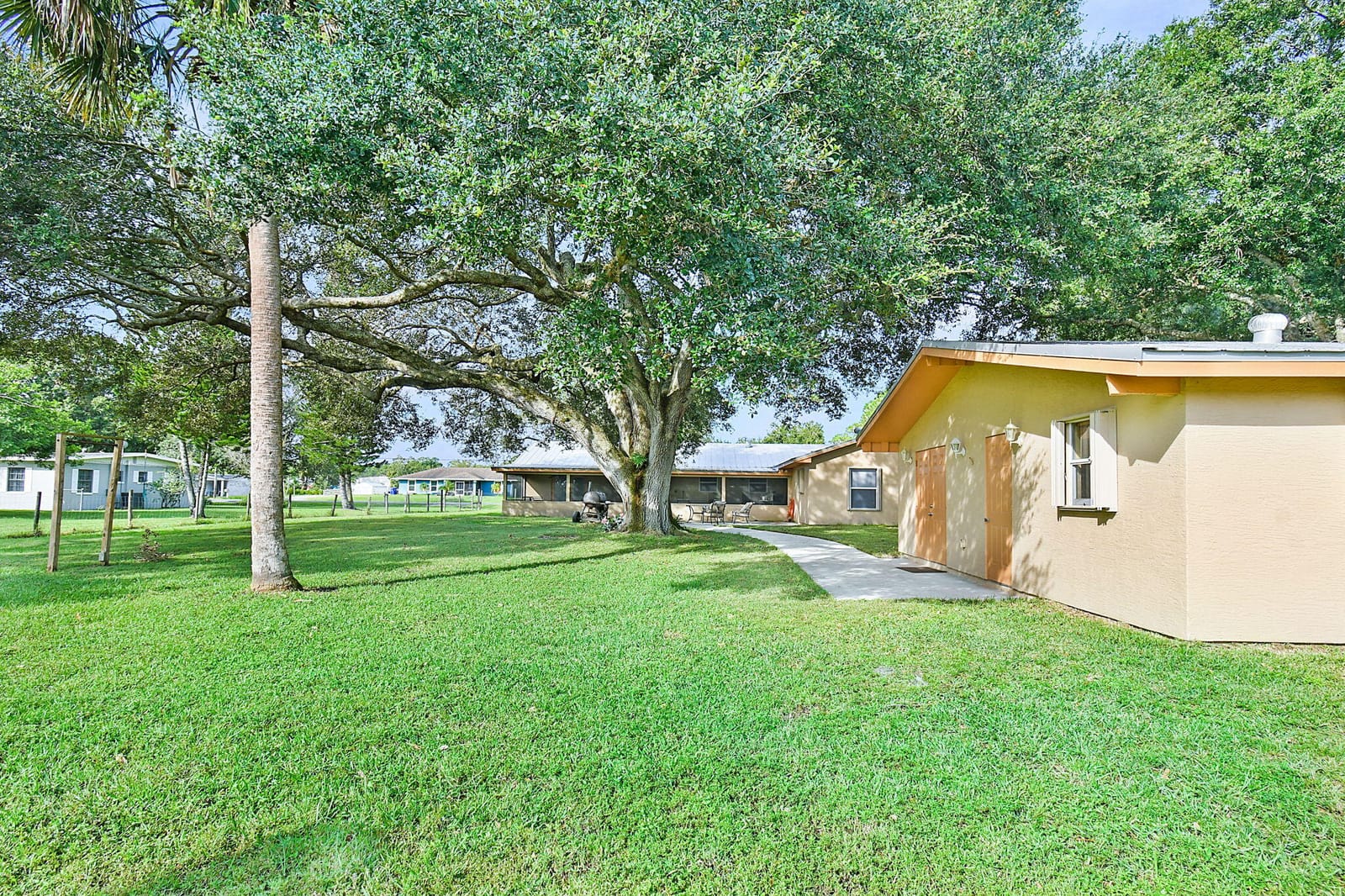 220 Emerald Avenue, Fort Pierce, FL 34945 photo 16
