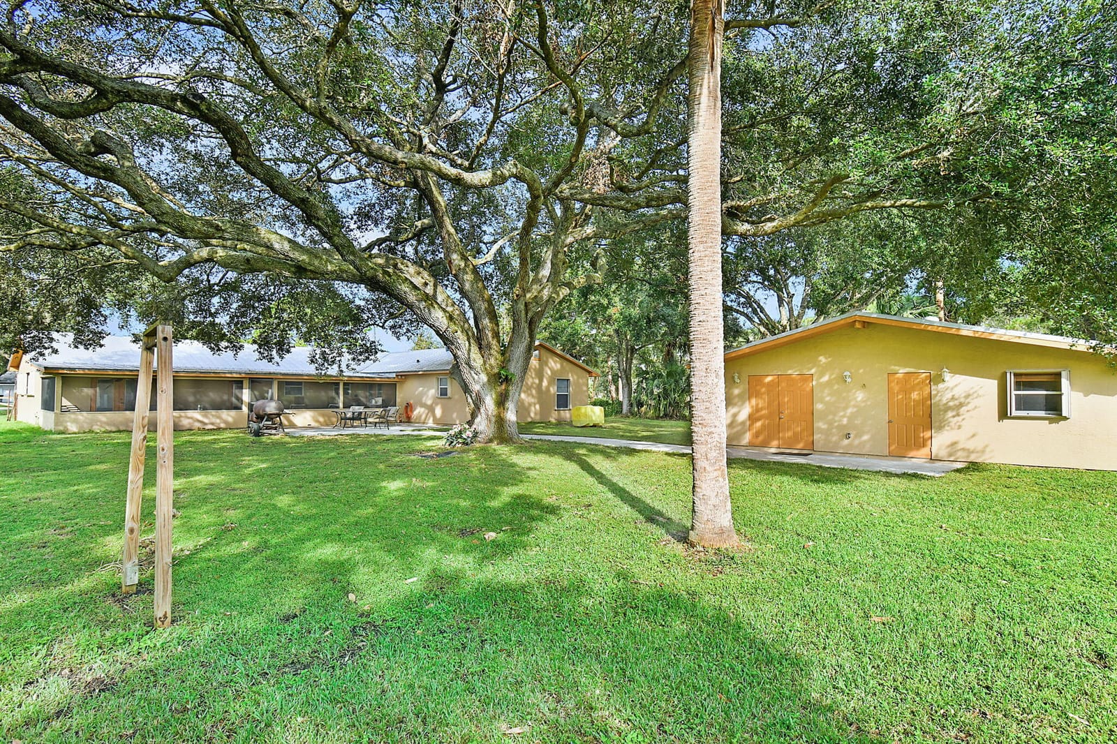 220 Emerald Avenue, Fort Pierce, FL 34945 photo 17