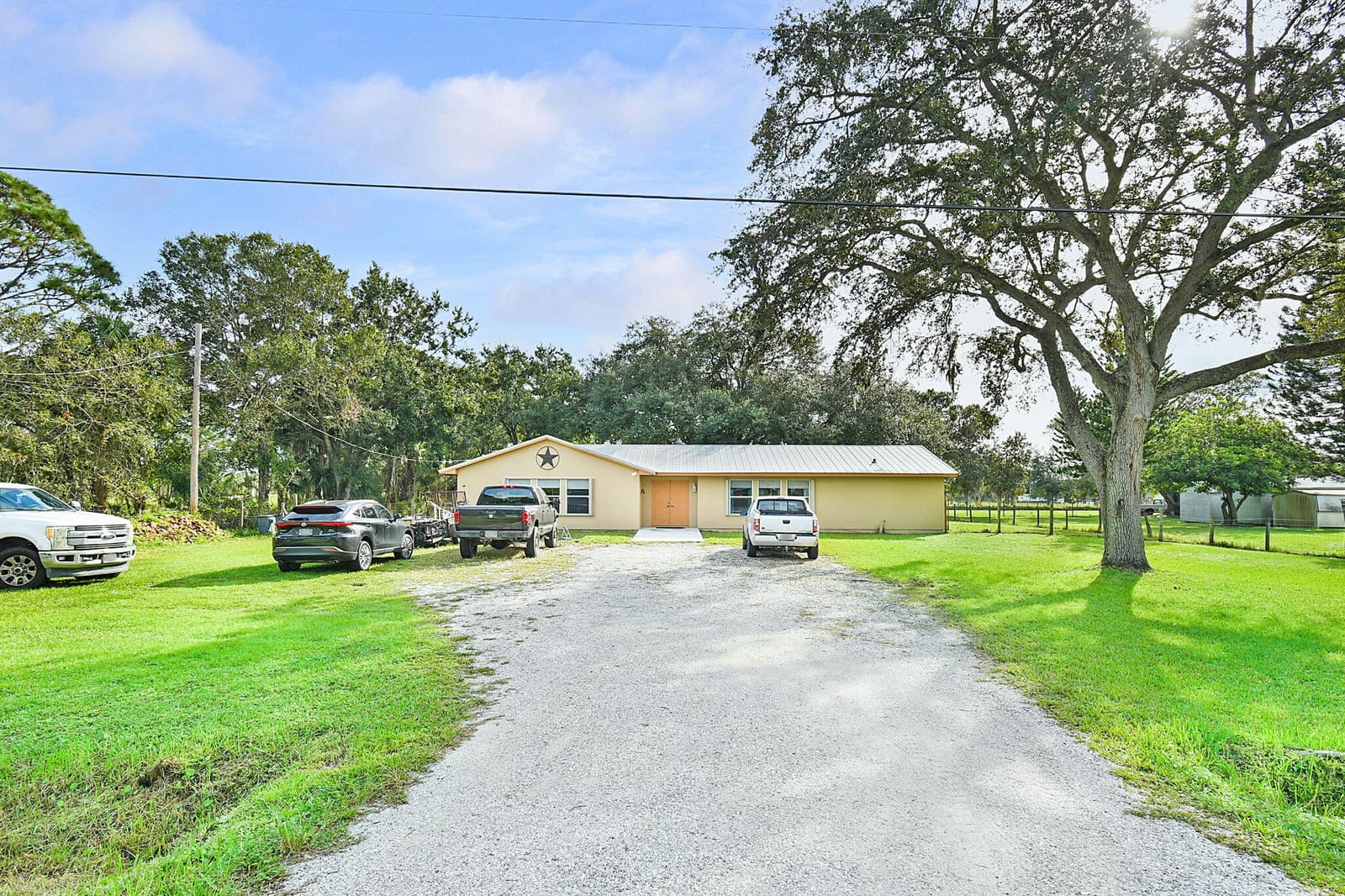 220 Emerald Avenue, Fort Pierce, FL 34945 photo 4