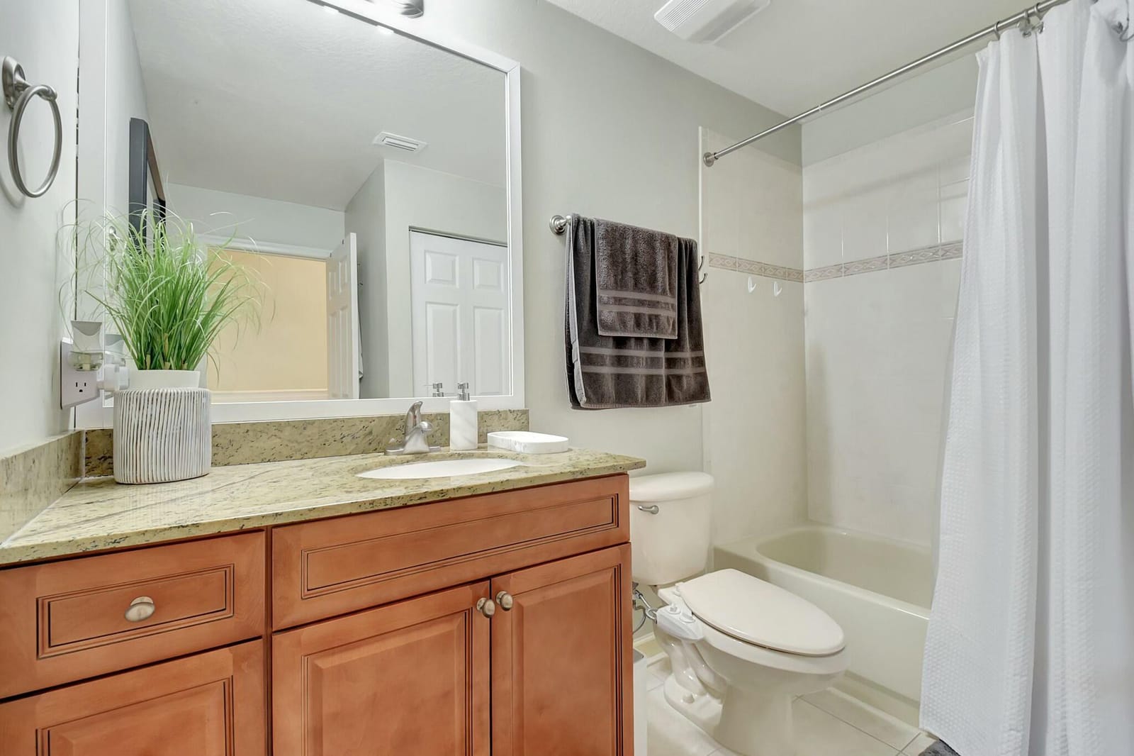 9021 Tremezzo Lane, Boynton Beach, FL 33472 photo 25