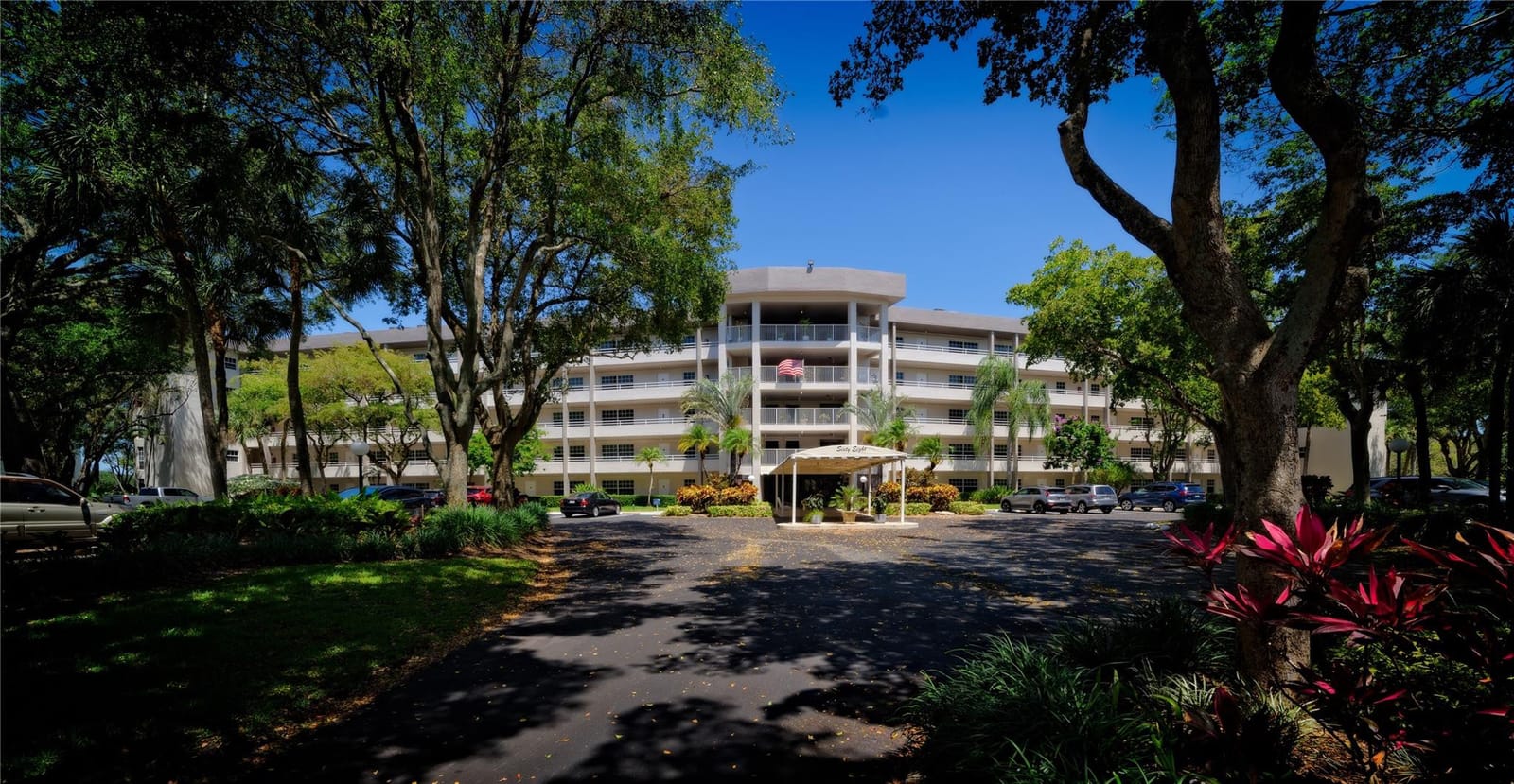 545 Oaks Lane 310, Pompano Beach, FL 33069 photo 16