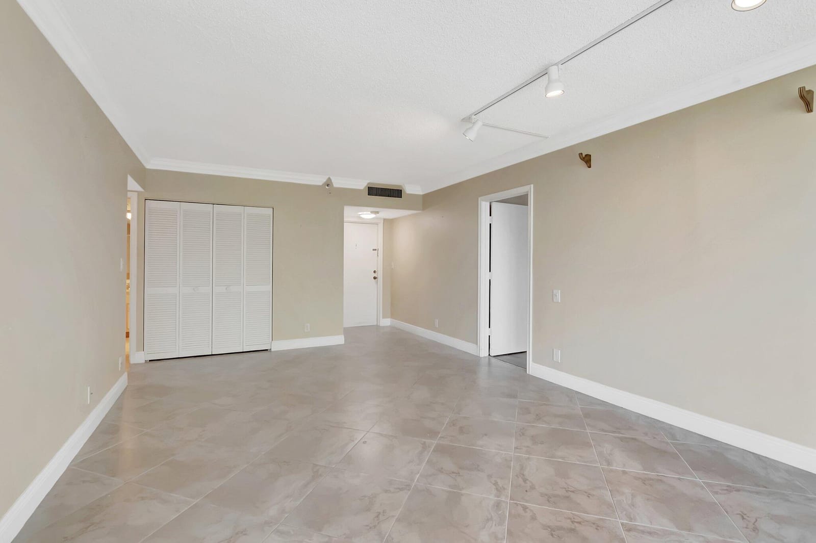 6805 Willow Wood Drive 5052, Boca Raton, FL 33434 photo 11