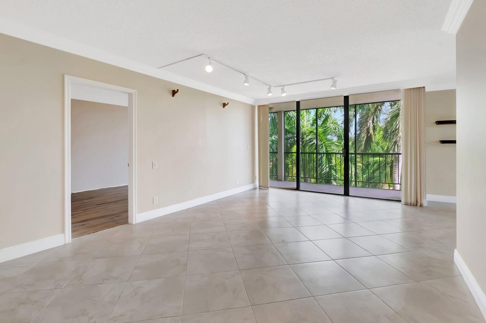 6805 Willow Wood Drive 5052, Boca Raton, FL 33434 photo 9