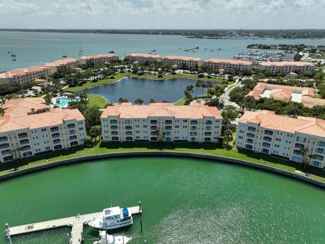 13 Harbour Isle Drive W 206, sold in Harbour Isle At Hutchinson Island West, Fort Pierce, FL