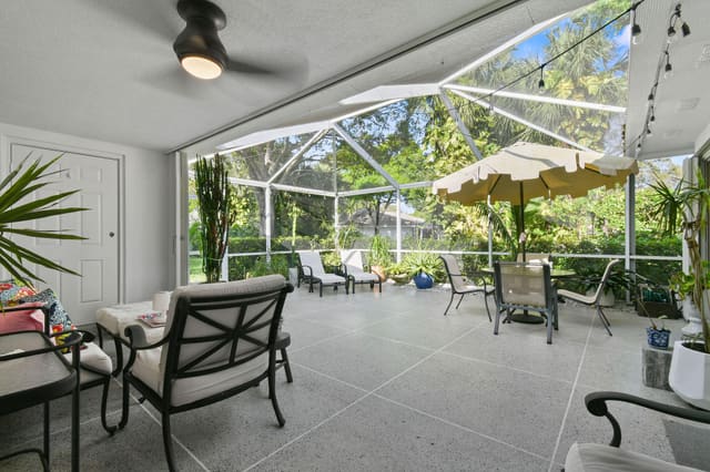 5402 Red Oak Court, Palm Beach Gardens, FL 33410