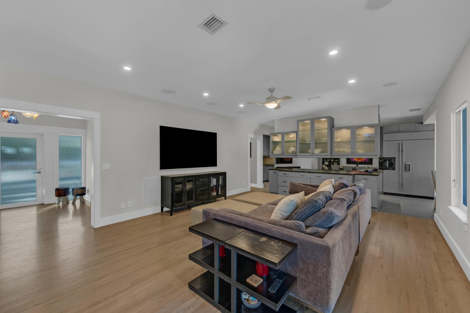 736 NE 17th Way, Fort Lauderdale, FL 33304 photo 7