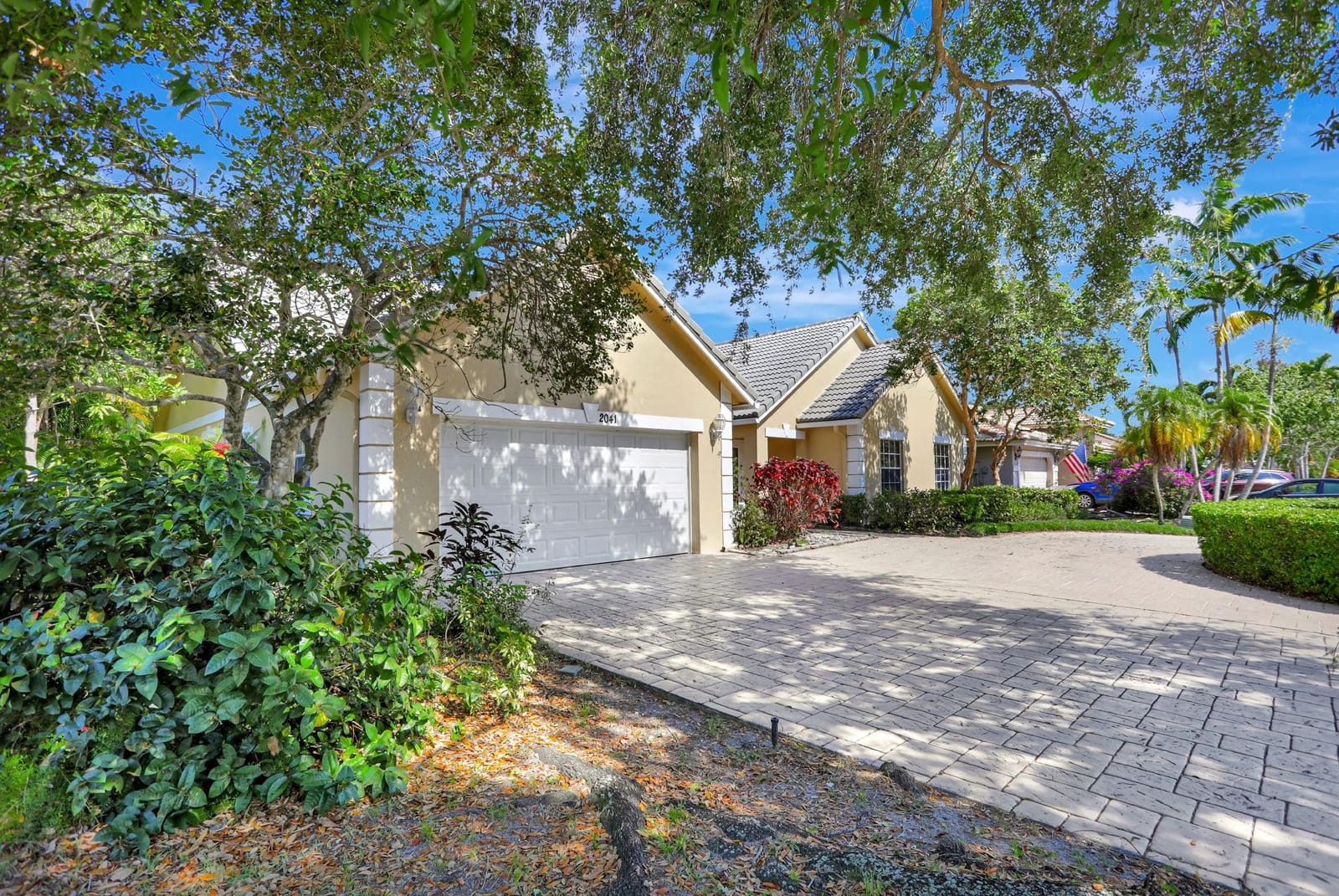 2041 Oakmont Terrace — photo 2