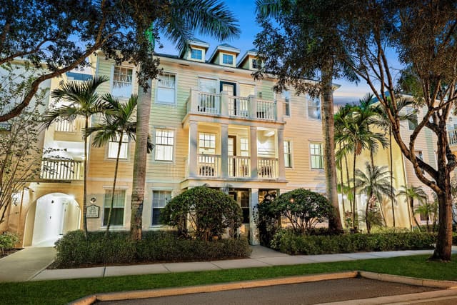 225 Murcia Drive 201, Jupiter, FL 33458
