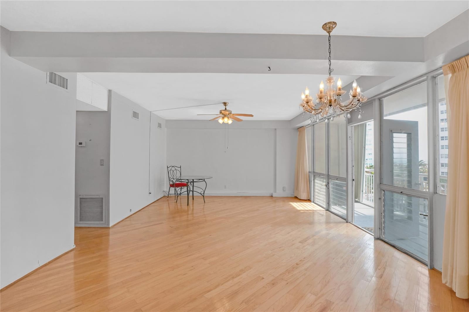 1920 S Ocean Drive 606 — photo 8