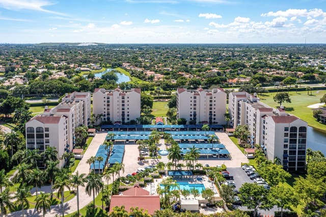 7572 Regency Lake Drive 302, Boca Raton, FL 33433