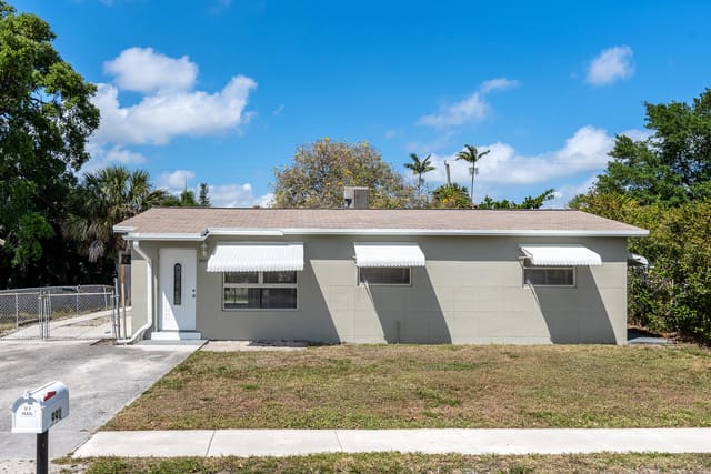 991 SW 31st Street, sold in Oak Grove, Fort Lauderdale, FL
