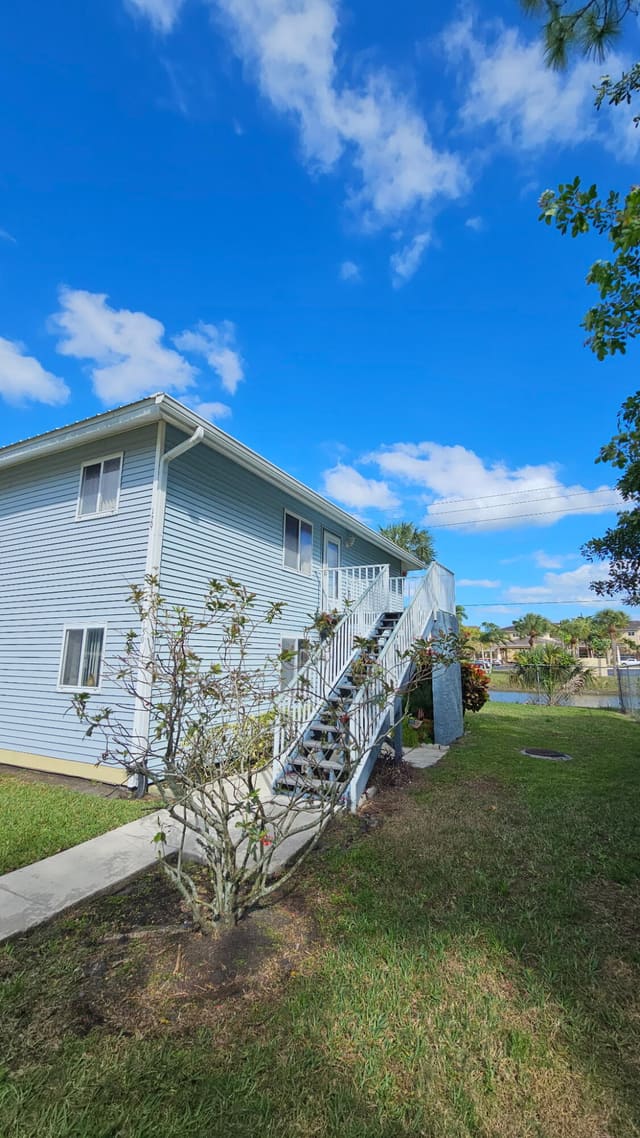 129 SE Village Drive 129, Port St. Lucie, FL 34953