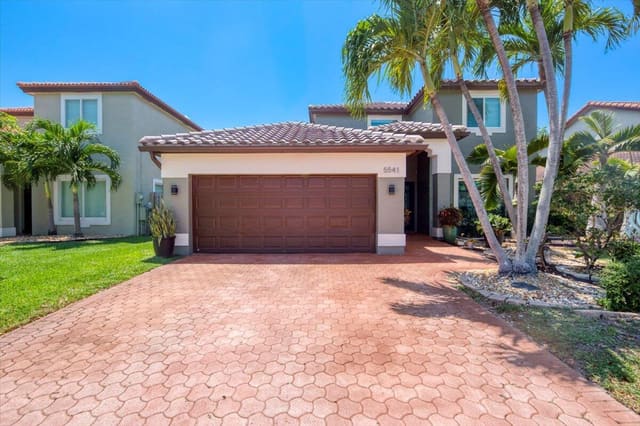5541 NW 51st Avenue, Coconut Creek, FL 33073