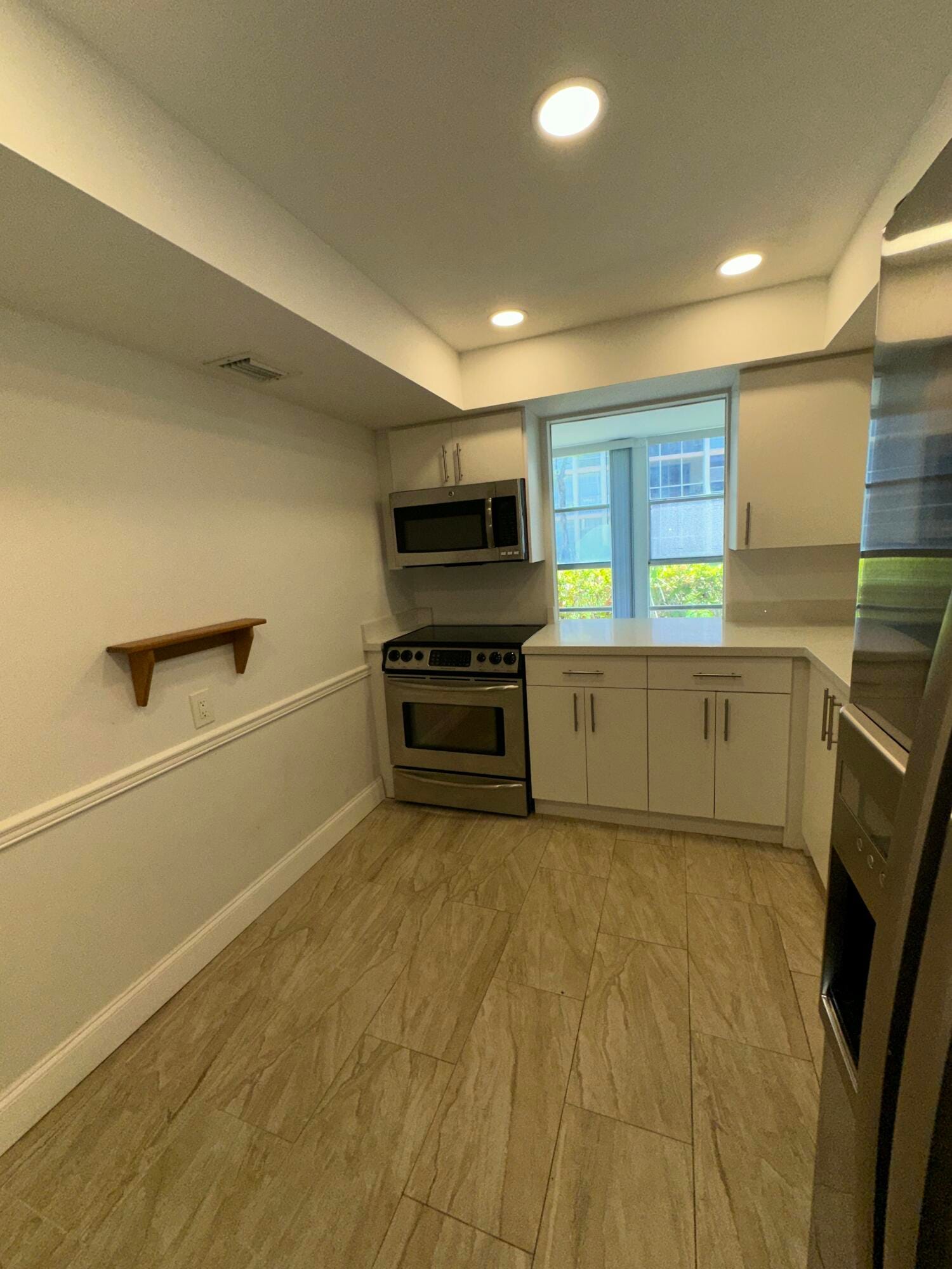 851 Three Islands Boulevard Boulevard 102, Hallandale Beach, FL 33009 photo 20