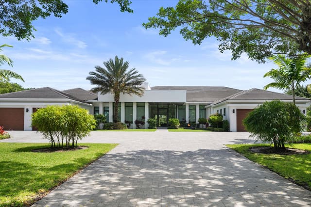 18074 Sentinel Circle, sold in Long Lake Estates, Boca Raton, FL