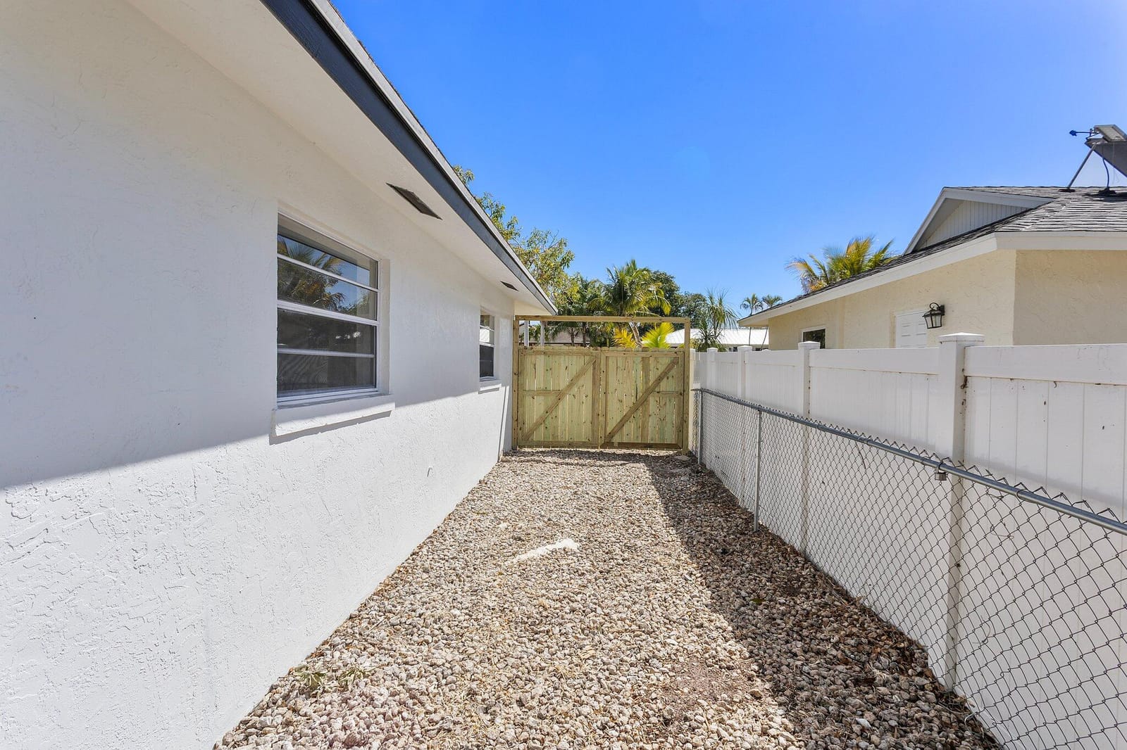 6887 Osborne Drive, Lake Worth, FL 33462 photo 24
