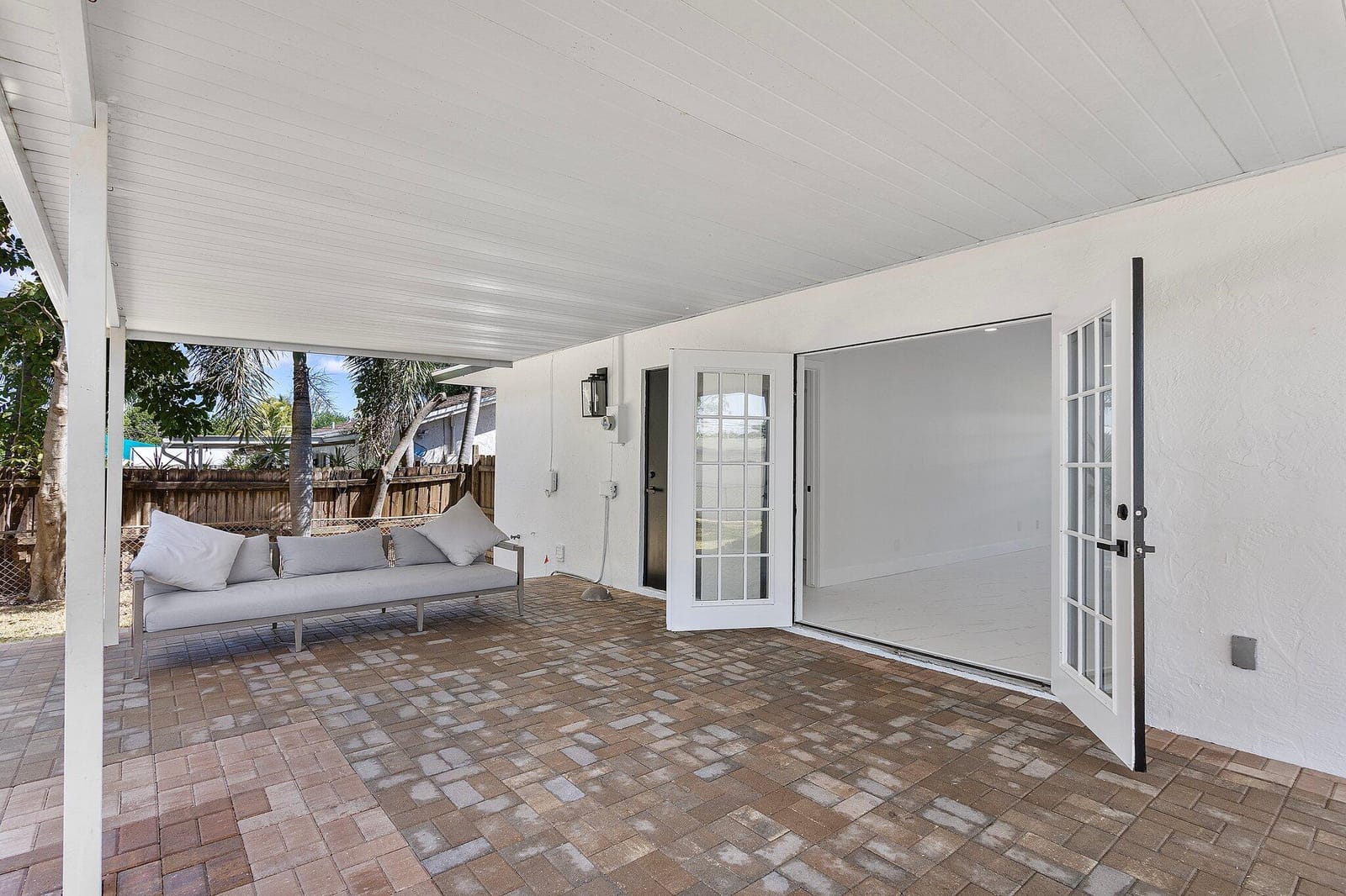 6887 Osborne Drive, Lake Worth, FL 33462 photo 25