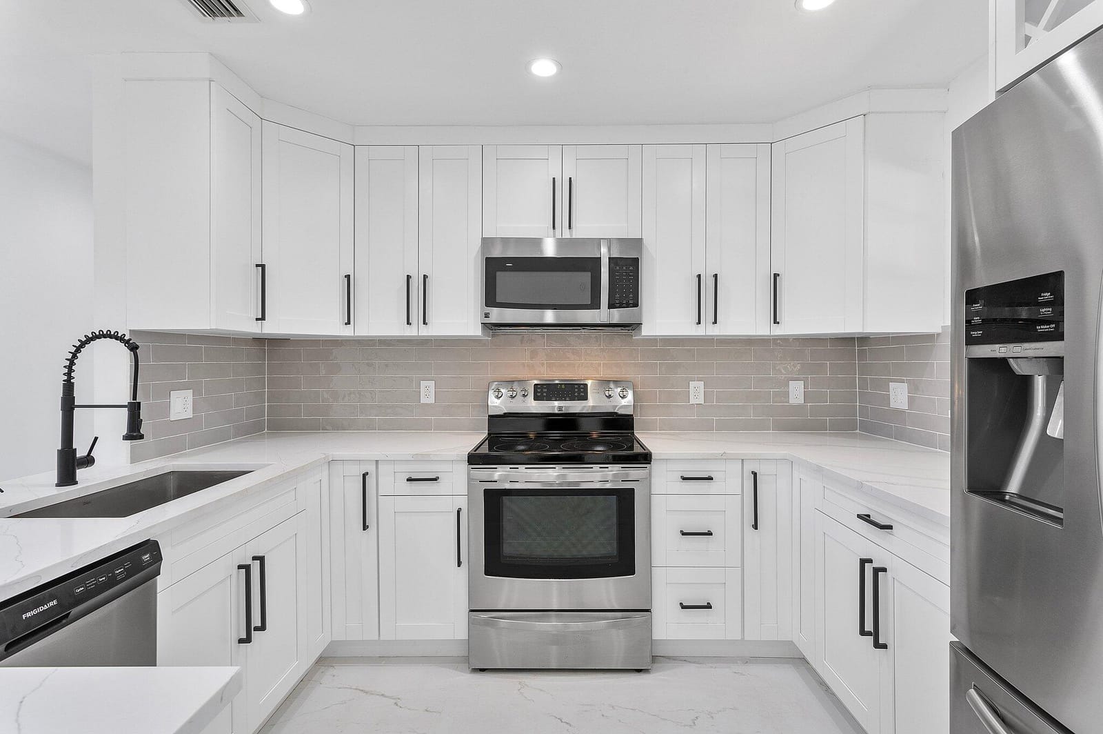 6887 Osborne Drive, Lake Worth, FL 33462 photo 10