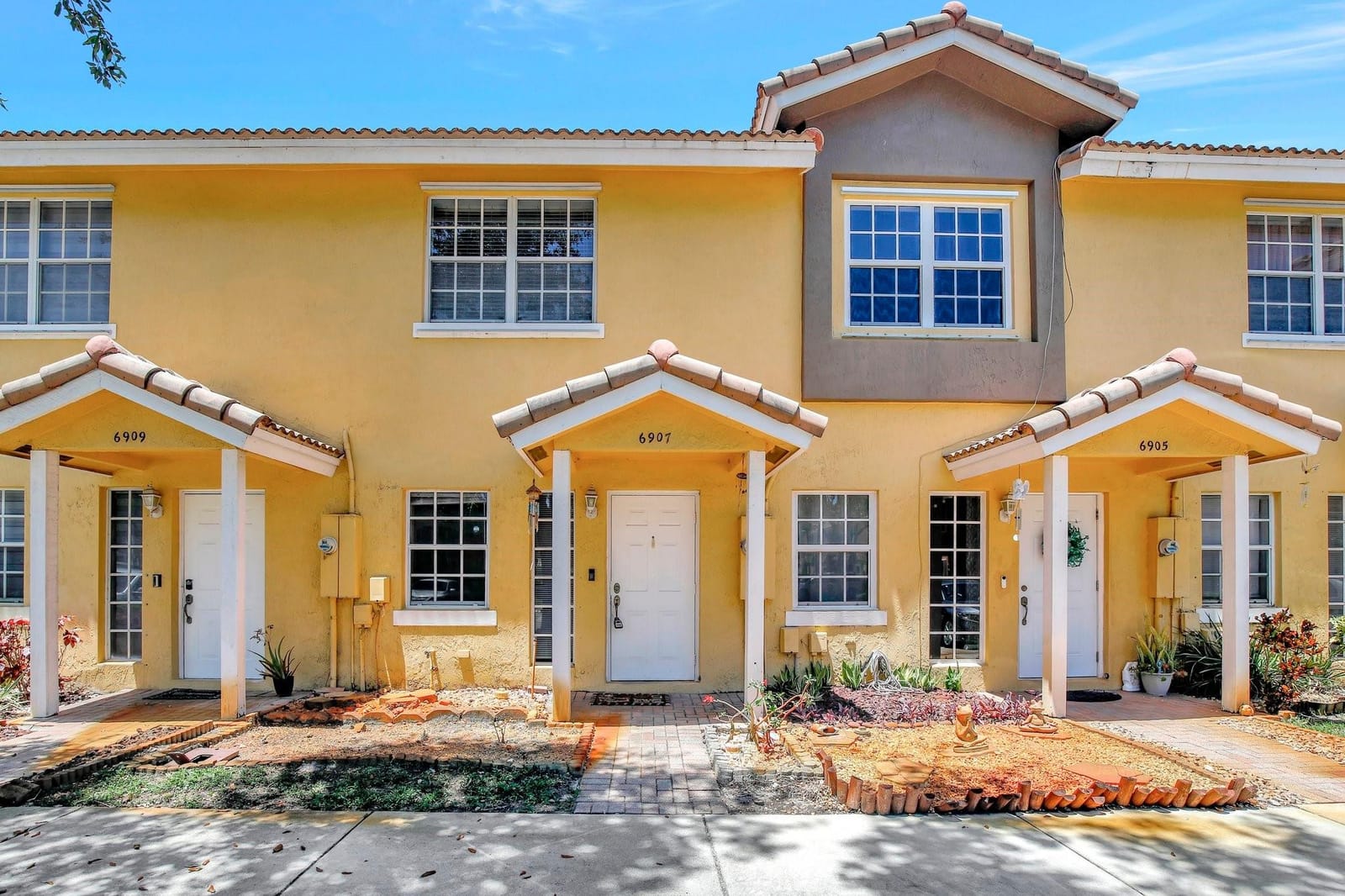 6907 Sienna Club Place, Lauderhill, FL 33319