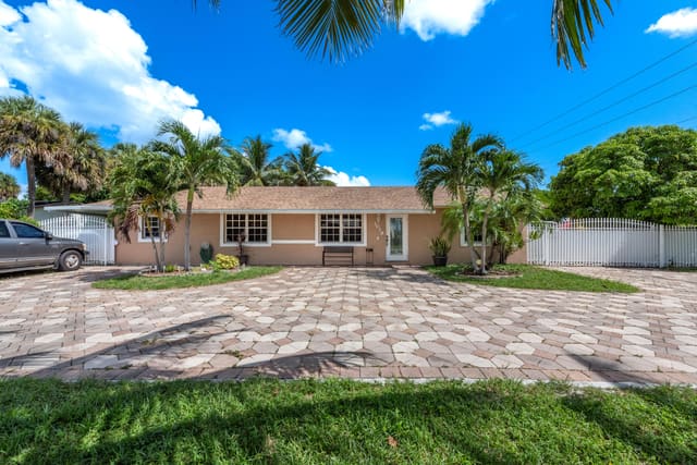 3019 Indian Trail, Lake Worth, FL 33462