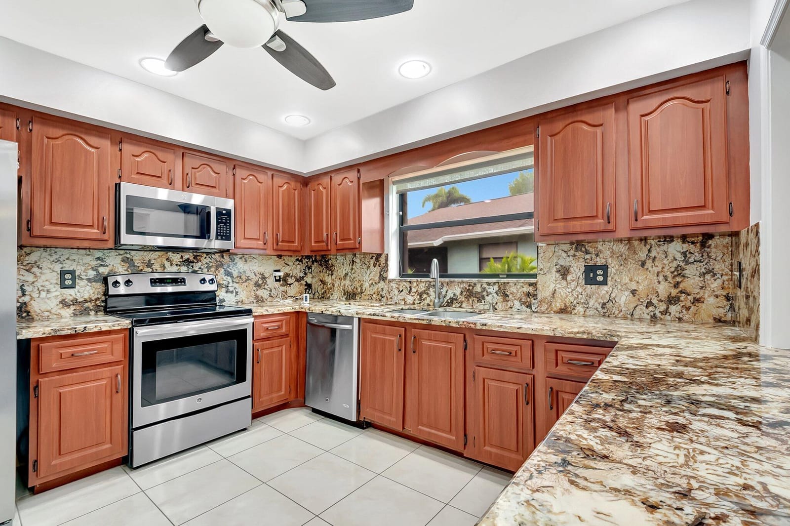 9765 Pecan Tree Drive B — photo 4
