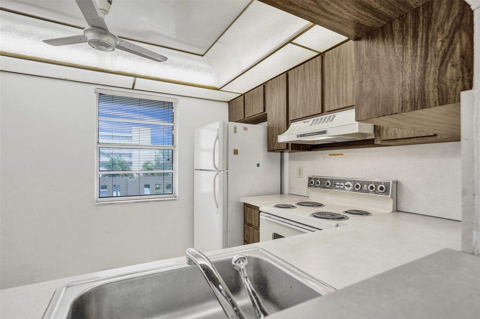 131 SE 3rd Avenue 304, Dania Beach, FL 33004 photo 15