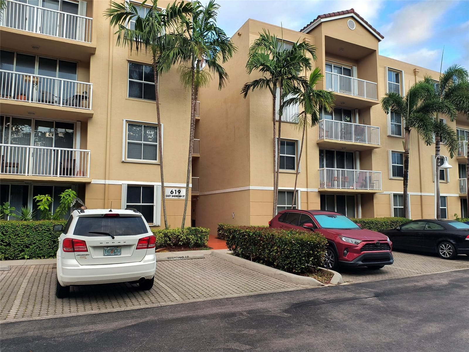 619 E Sheridan Street 208, Dania Beach, FL 33004