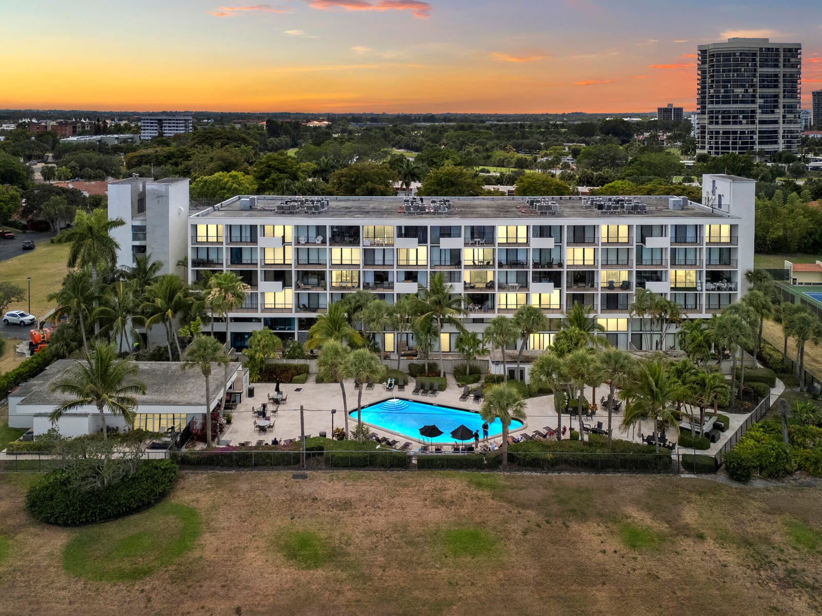 1830 Embassy Drive 607, West Palm Beach, FL 33401