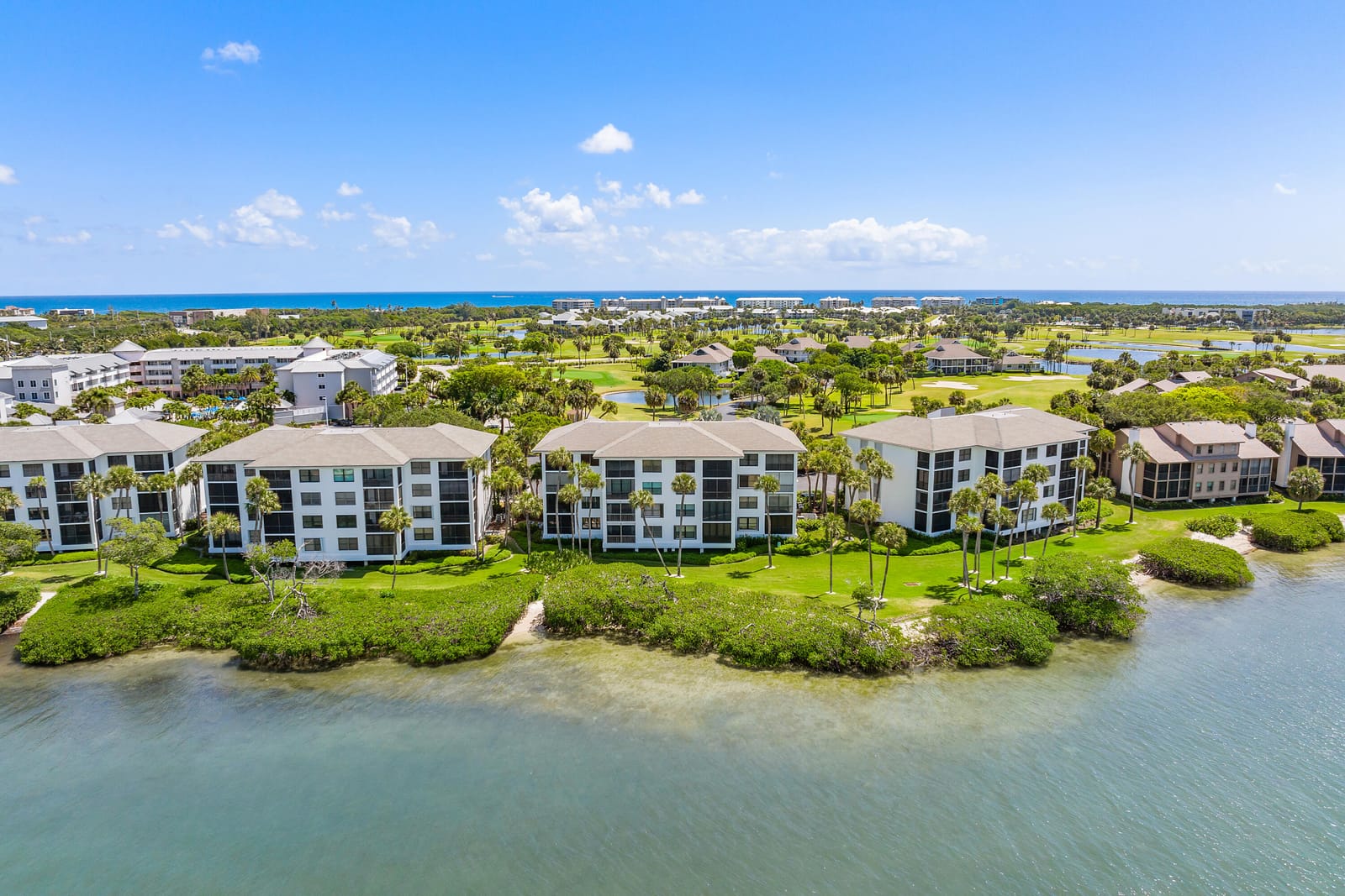350 NE Edgewater Drive 204, Stuart, FL 34996