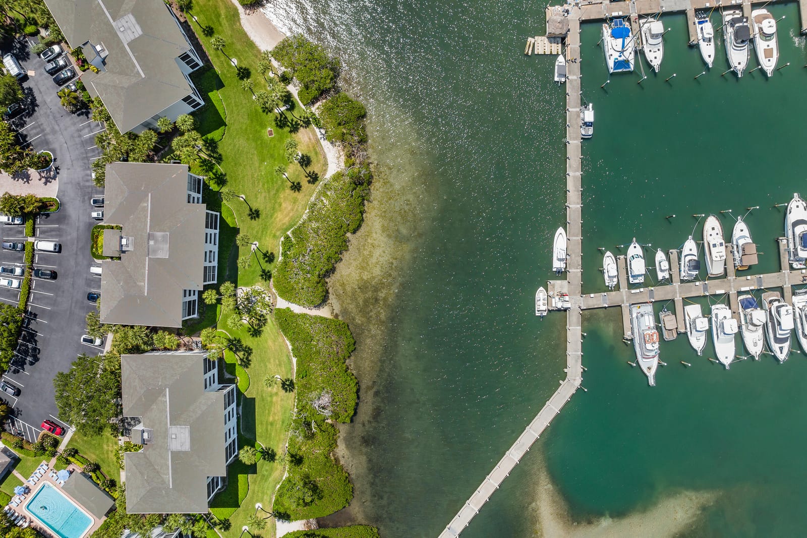 350 NE Edgewater Drive 204, Stuart, FL 34996 photo 4