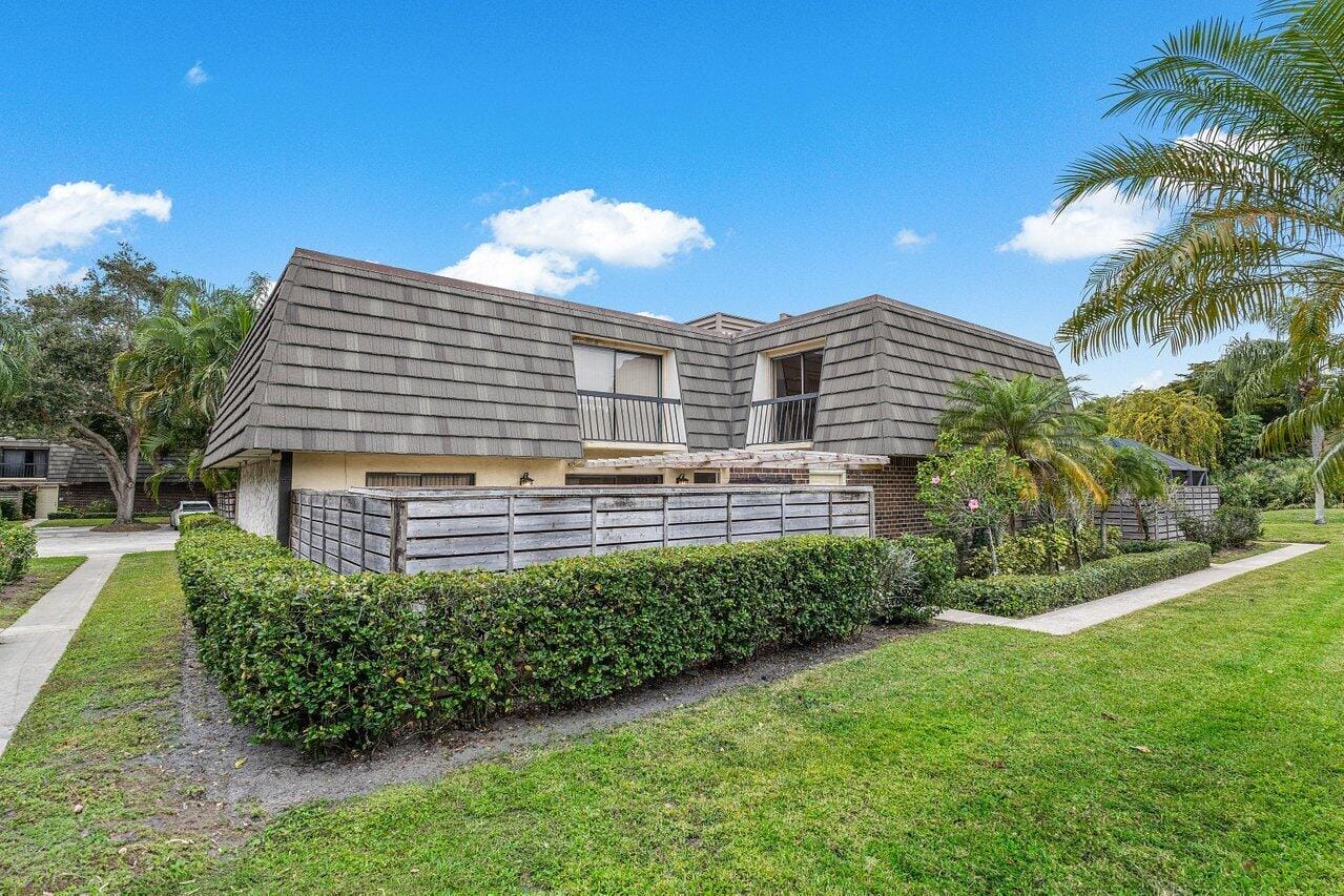 1303 13th Terrace, Palm Beach Gardens, FL 33418