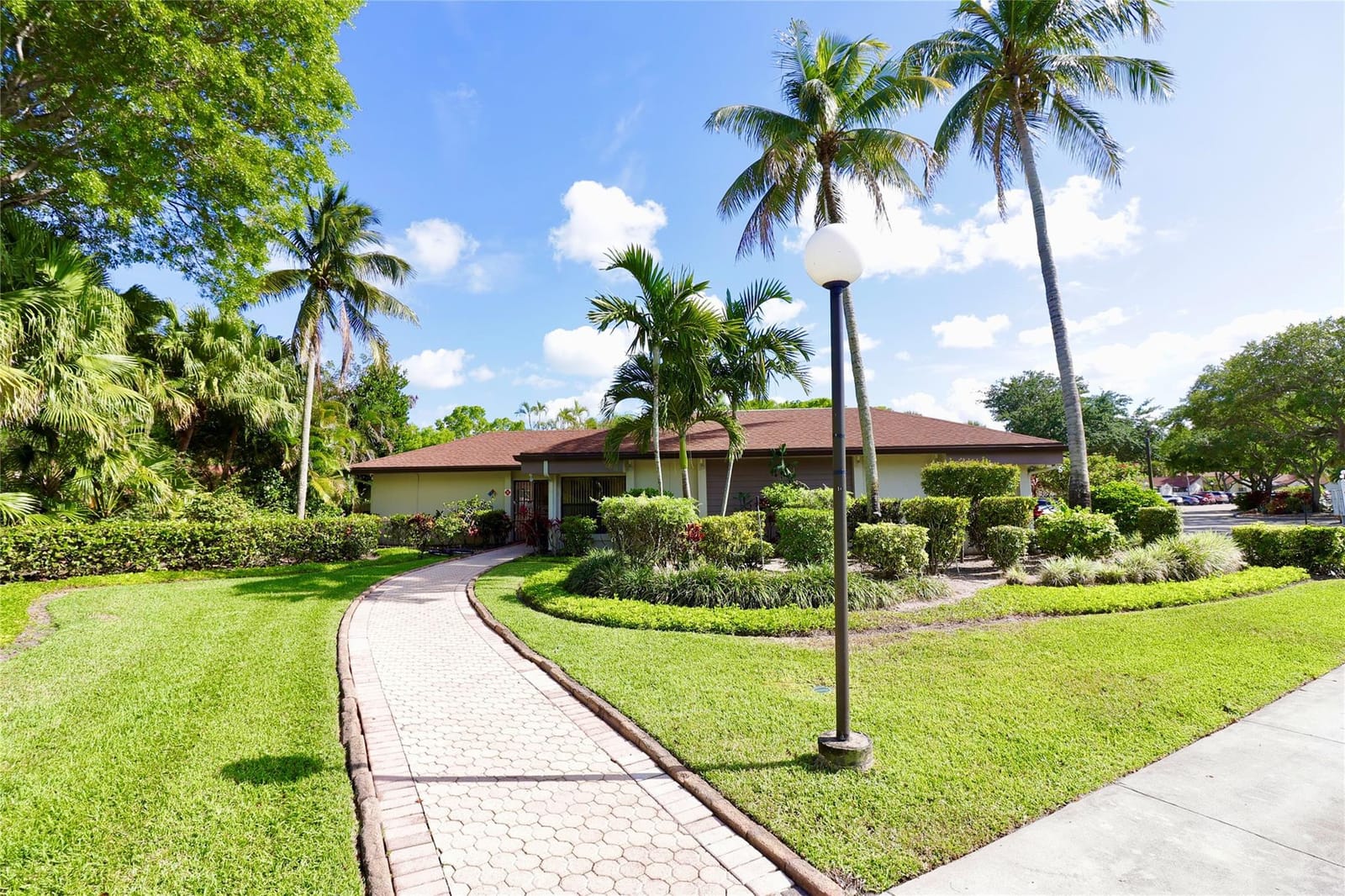4754 N Carambola Circle 4754 — photo 11