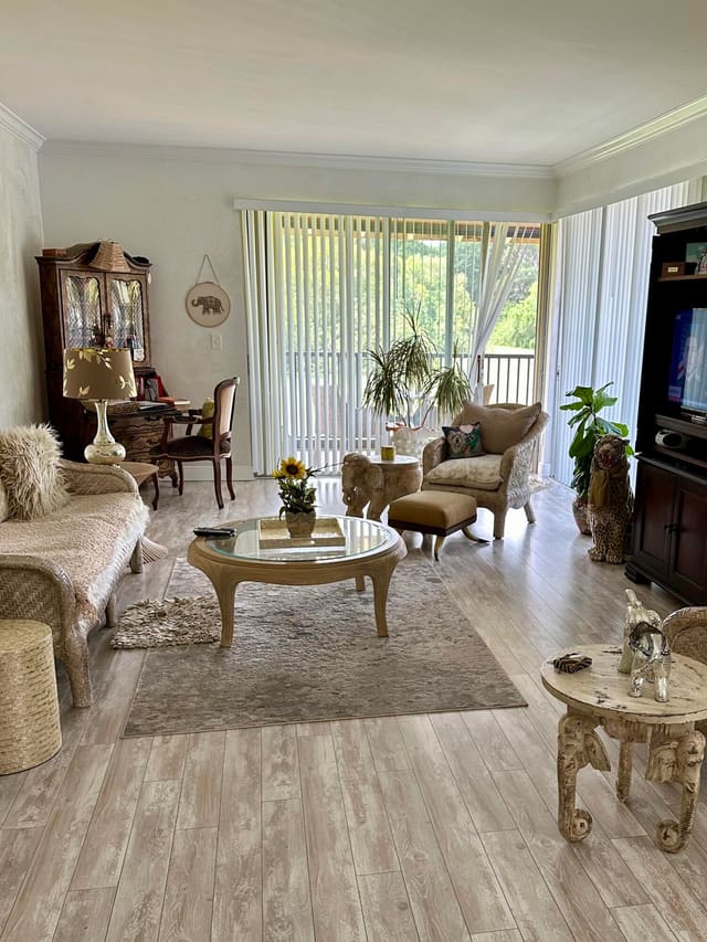 11811 Avenue Of The Pga 1-2d, sold in Longwood 1 Condo, Palm Beach Gardens, FL