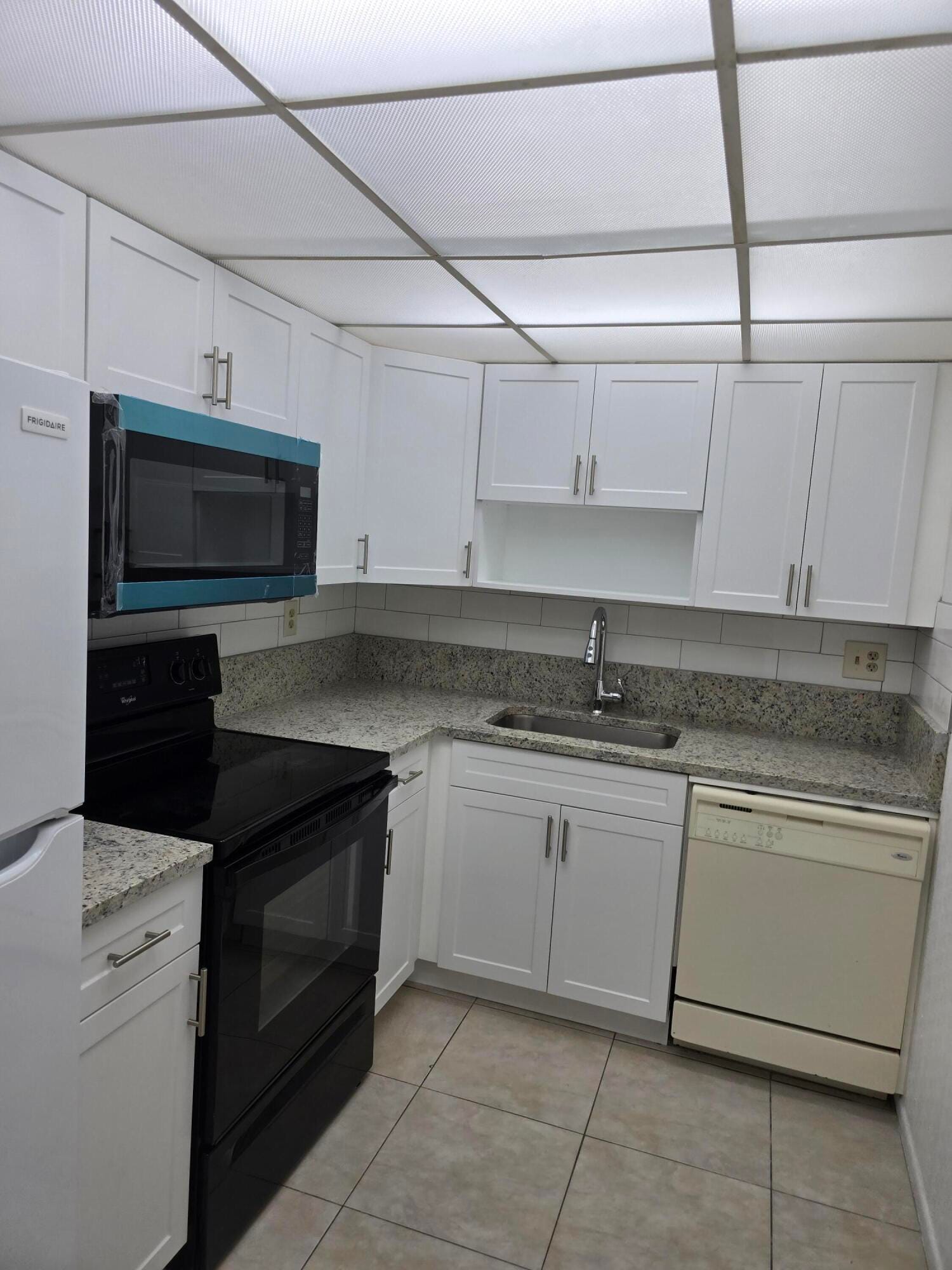 3710 N Pine Island Road 222 — photo 12