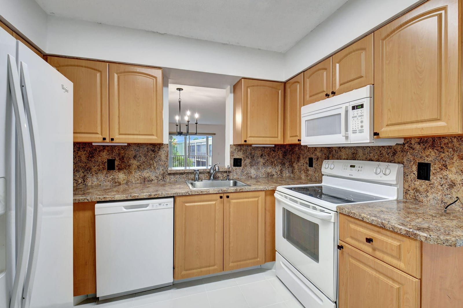 6585 Kensington Lane 408, Delray Beach, FL 33446