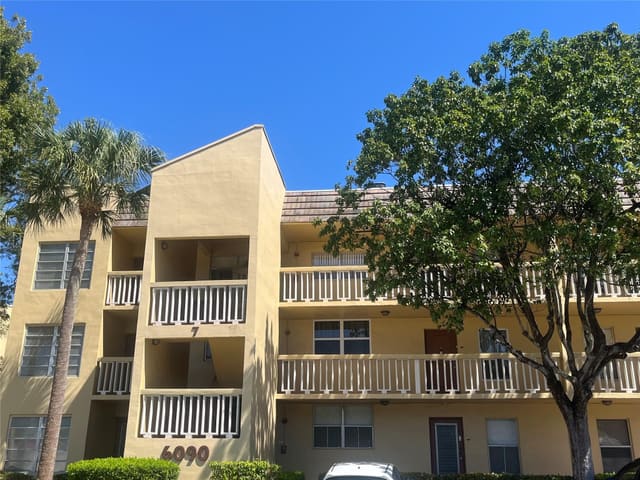 6090 NW 64th Avenue 307, Tamarac, FL 33319