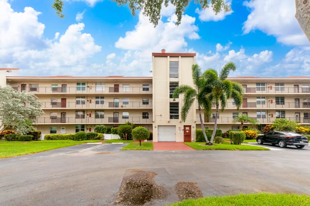 26 Abbey Lane 304, Delray Beach, FL 33446