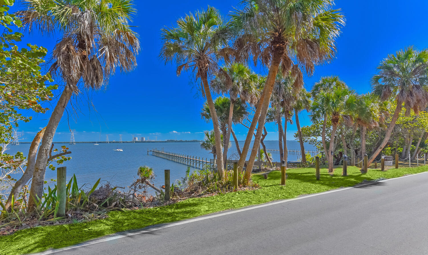 8053 S Indian River Drive — photo 2