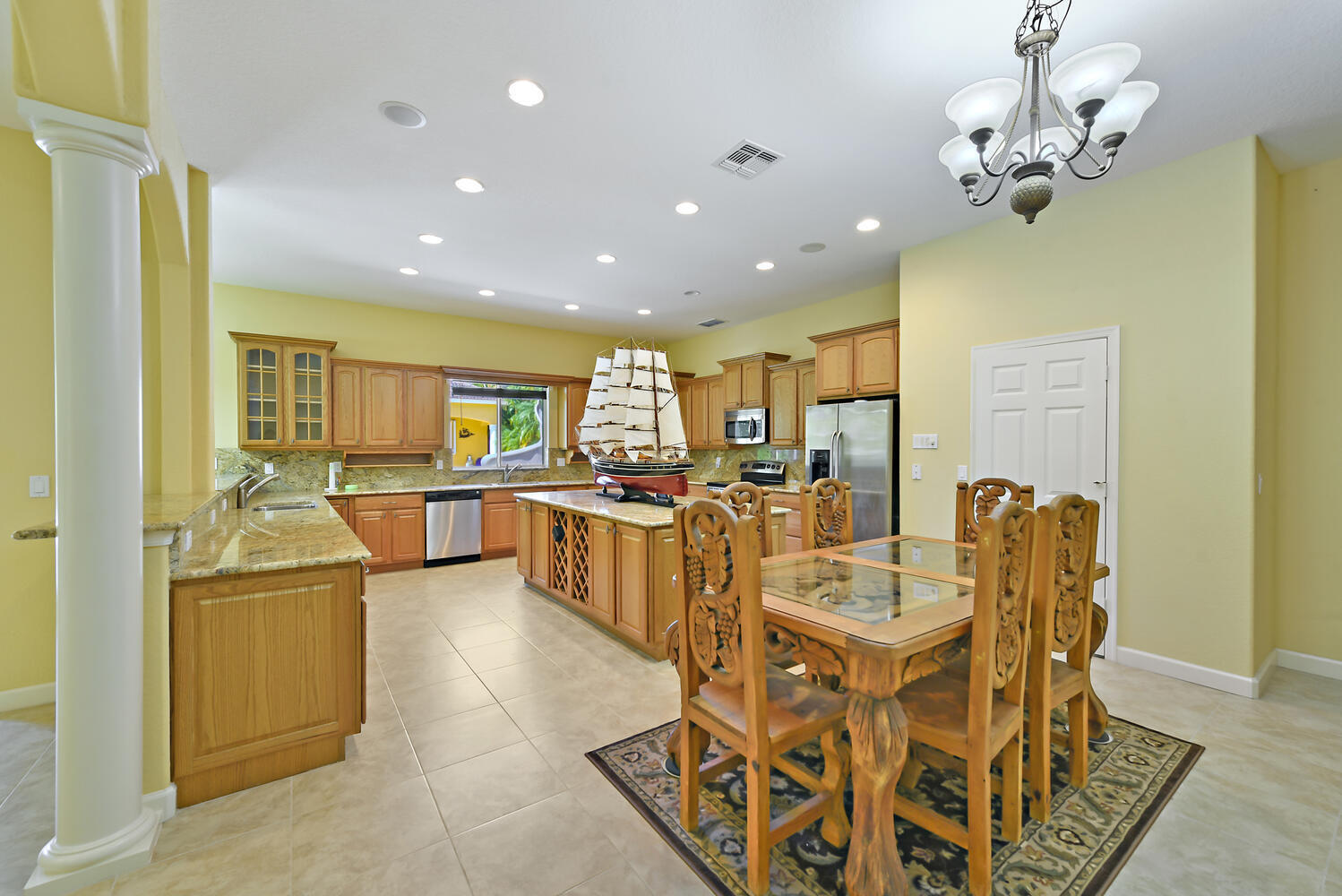 8053 S Indian River Drive — photo 4