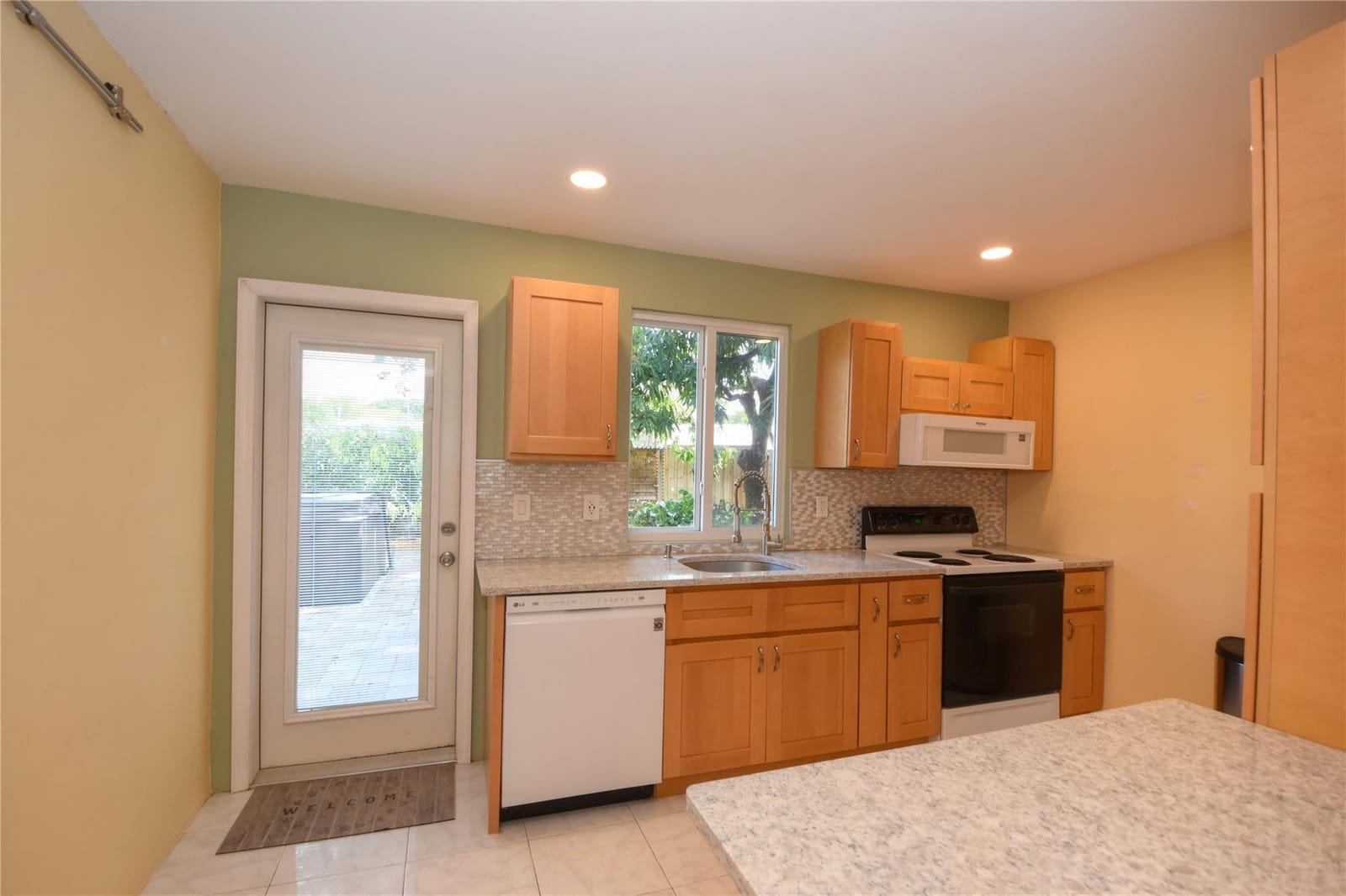 4820 NE 1st Terrace, Oakland Park, FL 33334 photo 2
