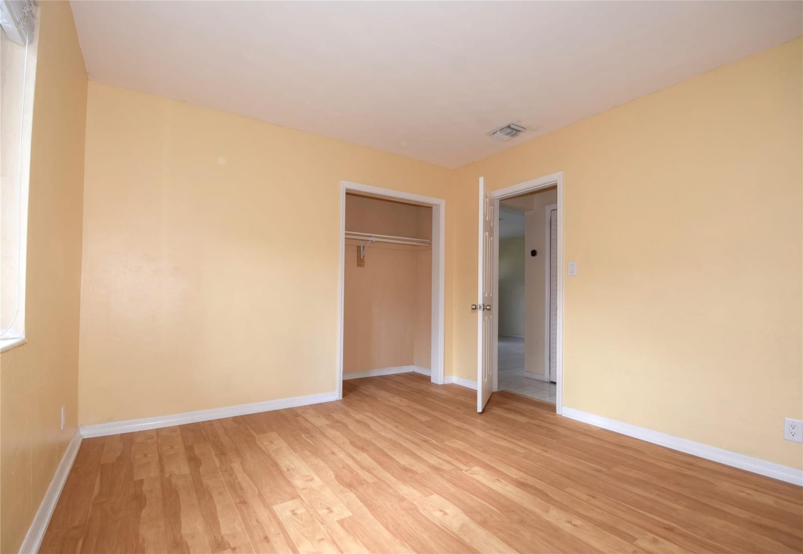 4820 NE 1st Terrace, Oakland Park, FL 33334 photo 13