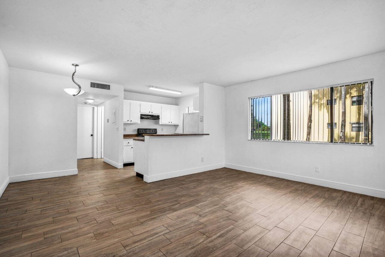 1618 Meadows Circle W, Boynton Beach, FL 33436
