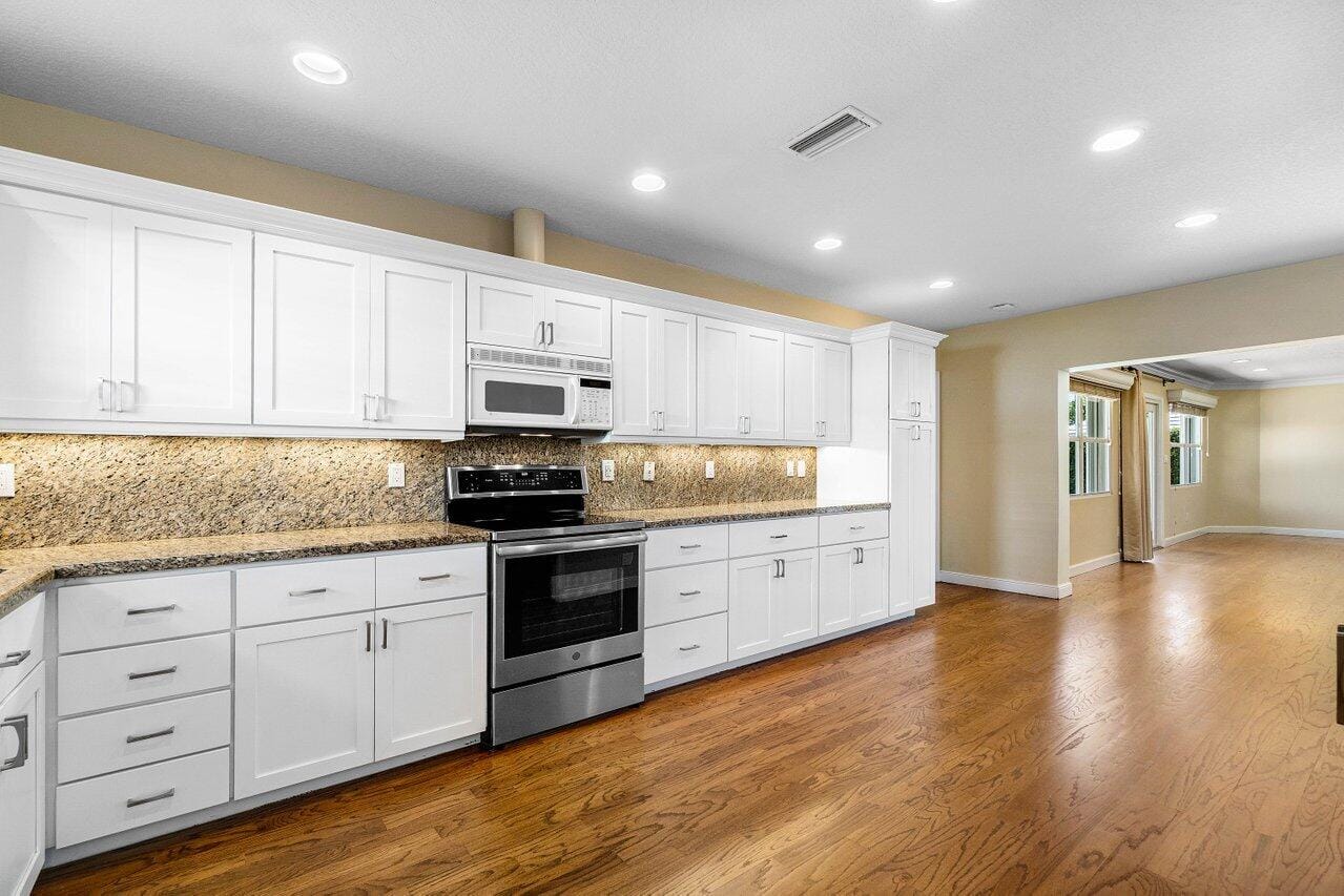 976 SW Mulberry Way, Boca Raton, FL 33486 photo 13
