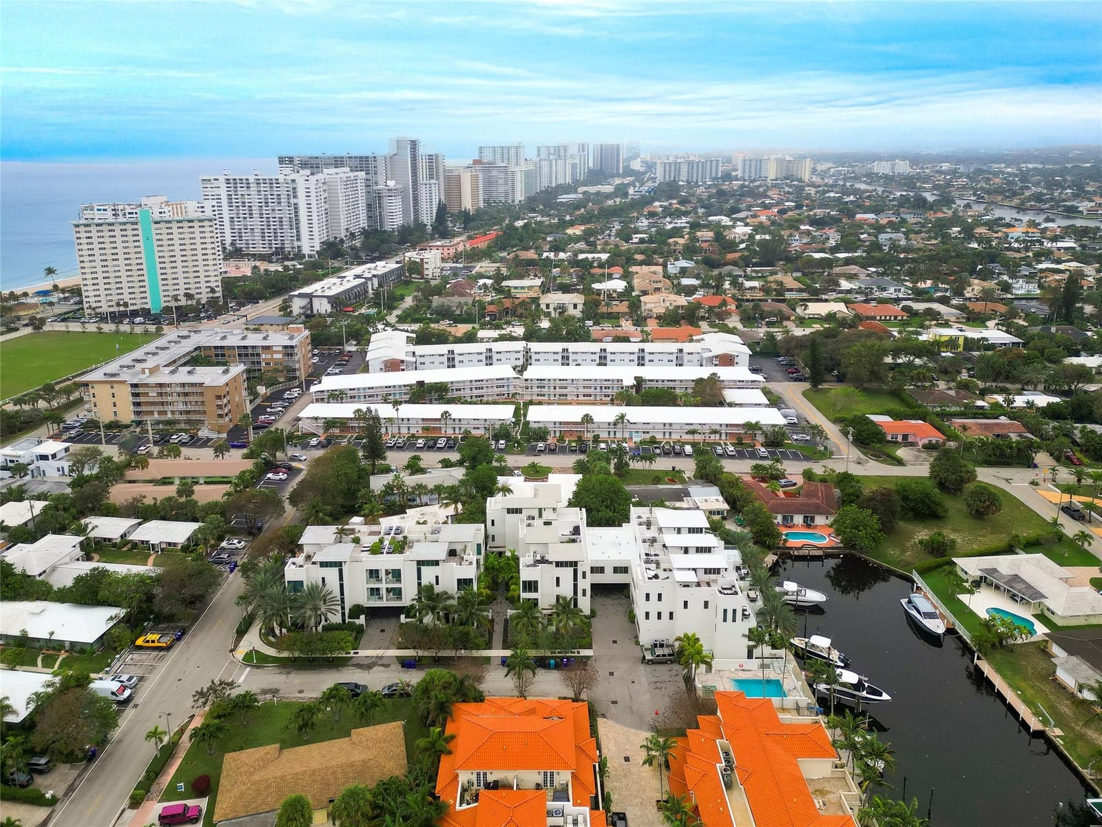 246 Garden Court 246 — photo 4
