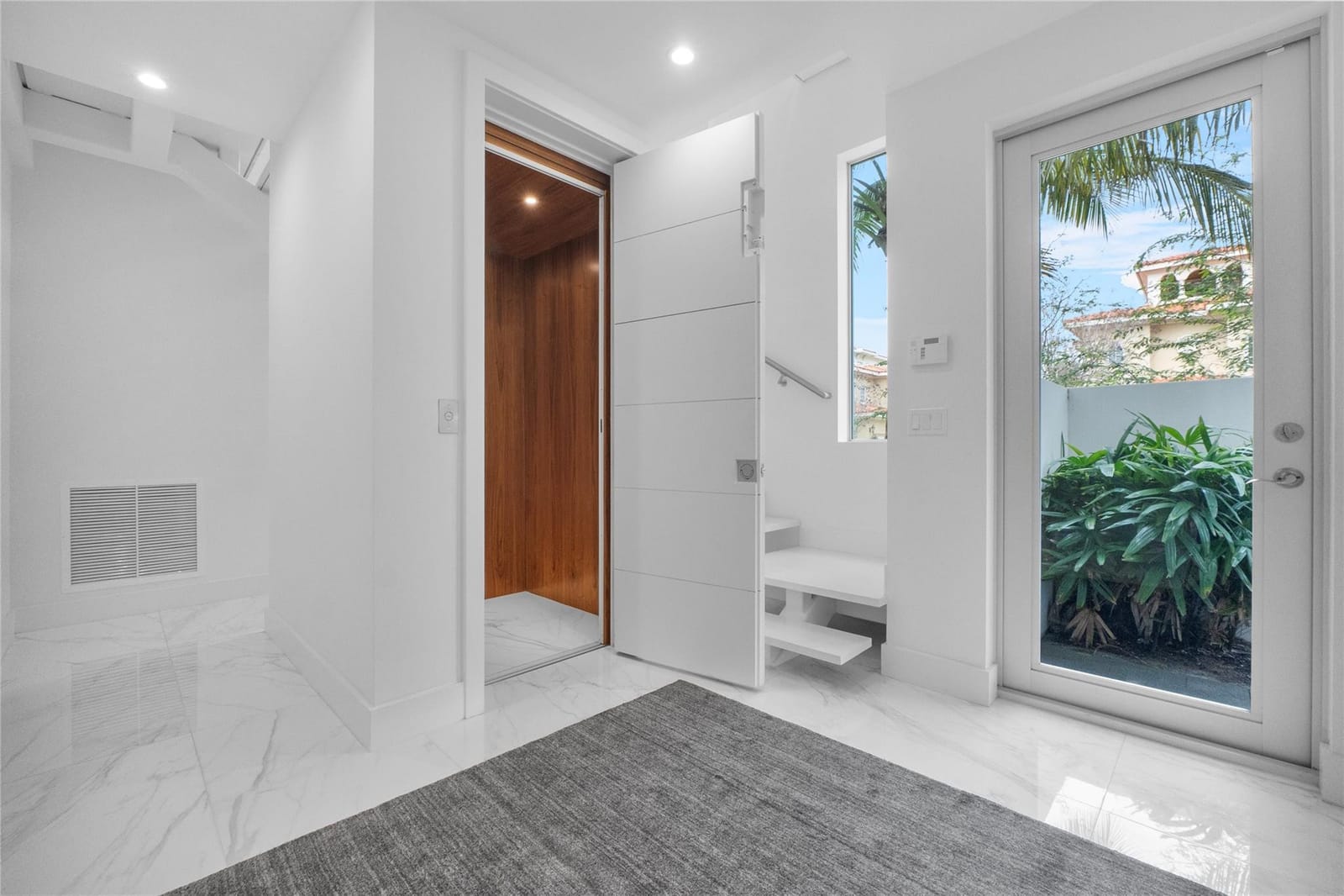 246 Garden Court 246 — photo 5