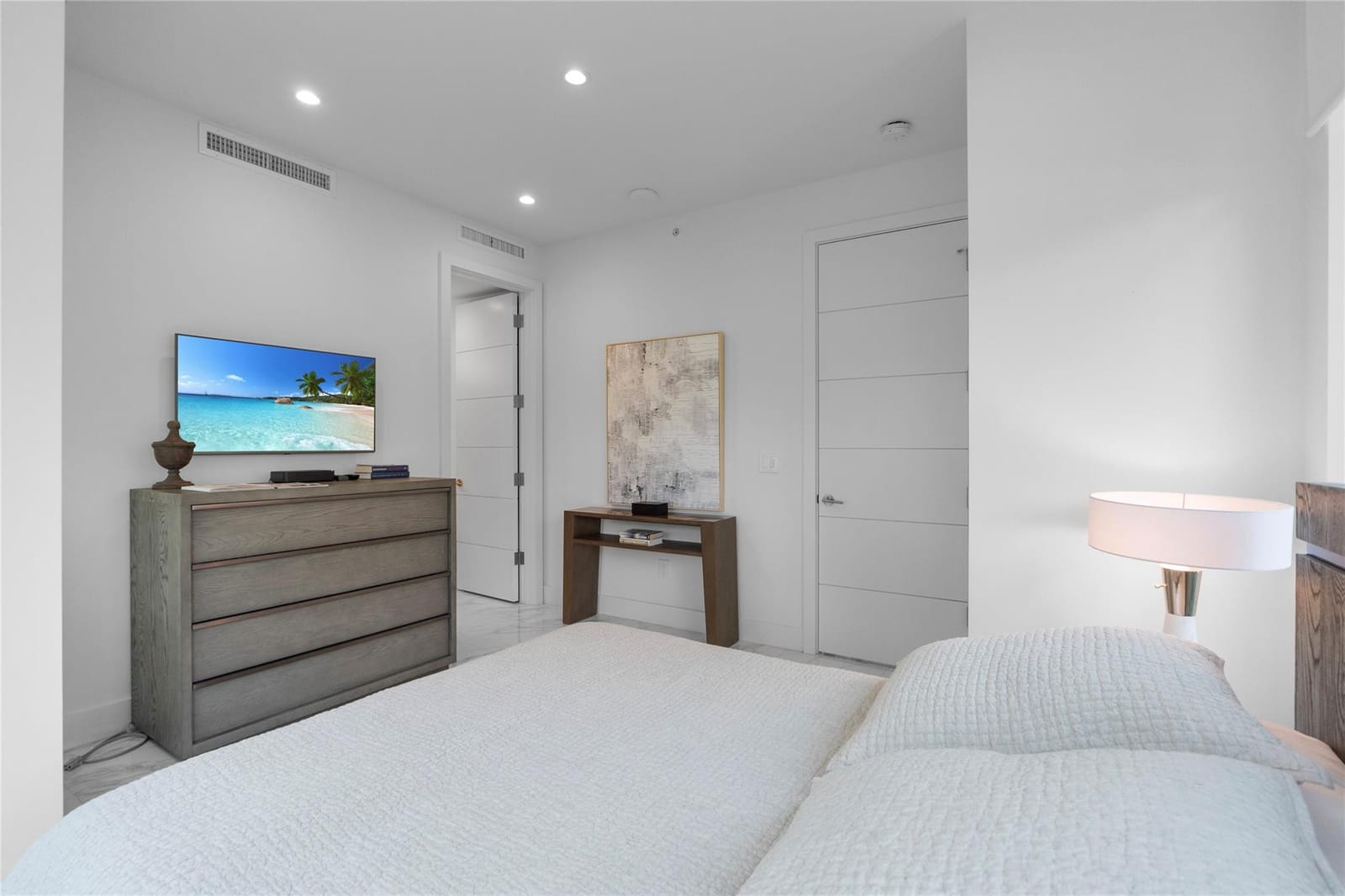 246 Garden Court 246 — photo 8