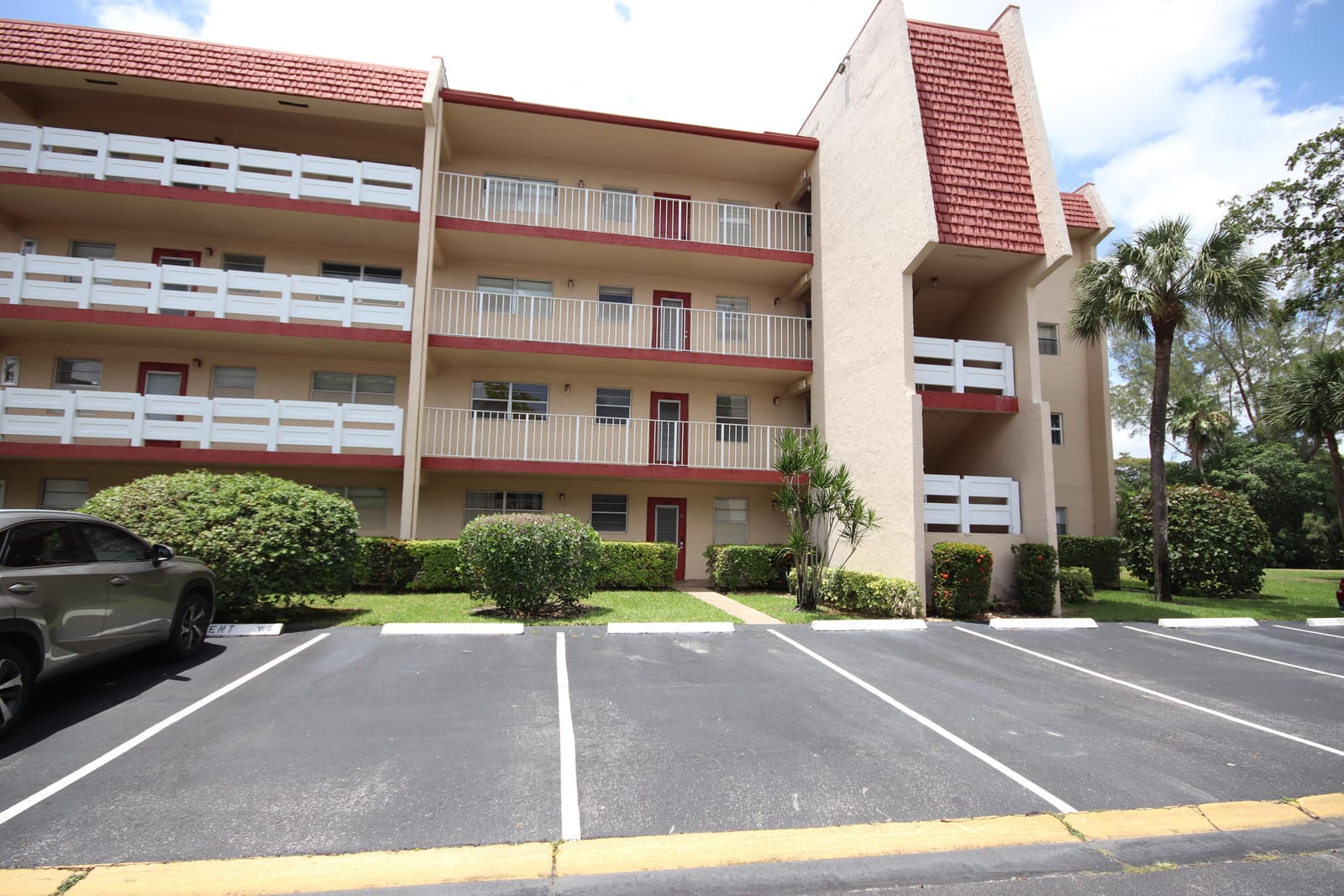 1025 Country Club Drive 108, Margate, FL 33063 photo 1