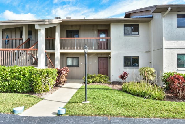 1600 NE Dixie Highway 14-102, sold in River Club Condo, Jensen Beach, FL