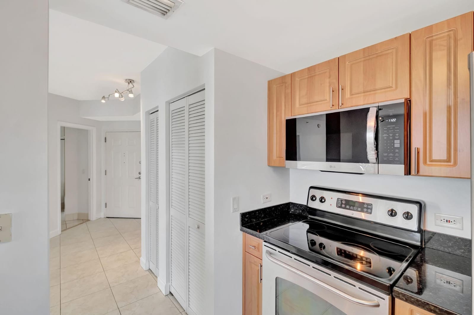 2600 SW 27th Avenue 808, Miami, FL 33133 photo 13